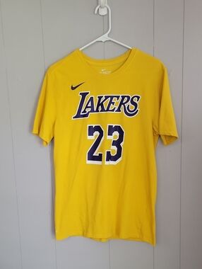 Nike LeBron James 23 Men's Shirt Medium Yellow Short Sleeve
